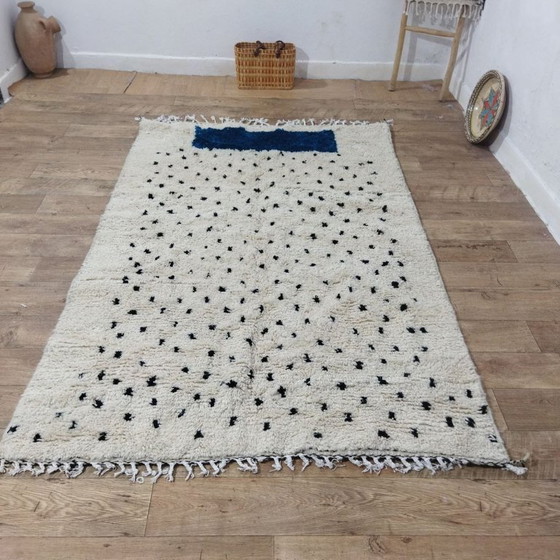 Image 1 of Minimalist Moroccan Rug – Minimalist Moroccan Carpet | 233 × 150 cm