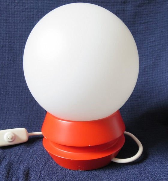 Image 1 of Temde Type 4 lampe de table lampe de table boule blanche pied orange