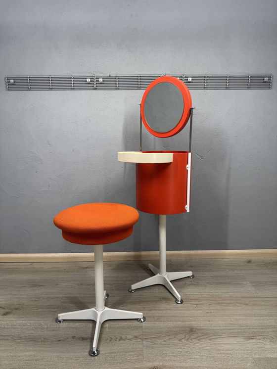 Image 1 of Tocador retro de la era espacial con taburete – Diseño Bremshey – Años 70