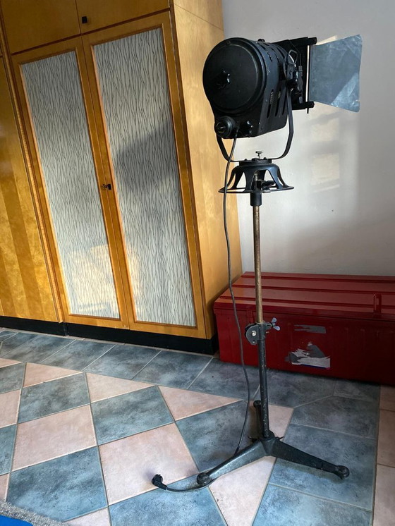Image 1 of Foco de cine/teatro original de época (lugar de Fresnel); Fabricante: K. Weinert Berlín