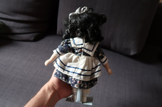 Image 1 of Elegante vintage porseleinen pop, blauw-witte schoonheid uit de 20e eeuw - 2C05