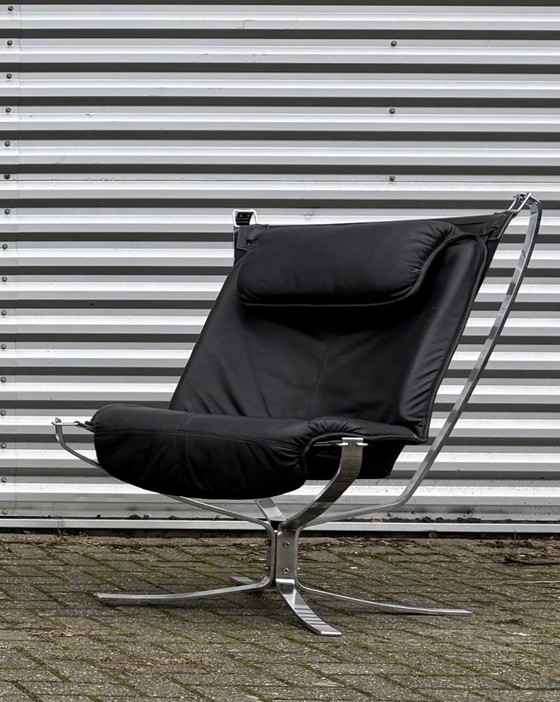 Image 1 of Set vintage Vatne Møbler Falcon di Sigurd Resell: 2 alti + 2 bassi + Hocker