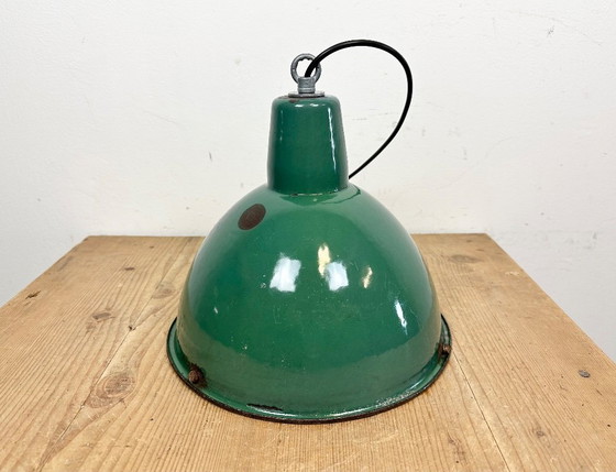 Image 1 of Industrielle grüne Emaille-Fabriklampe, 1960er Jahre