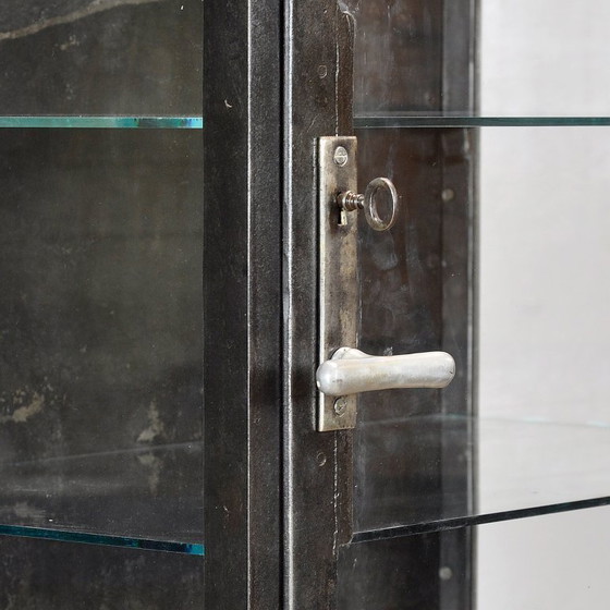 Image 1 of Armadietto medico in ferro lucidato, anni '30