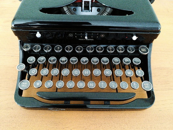 Image 1 of Machine à écrire Royal modèle Quiet De Luxe