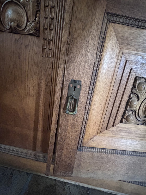 Image 1 of Oude dressoirkast voor de woonkamer