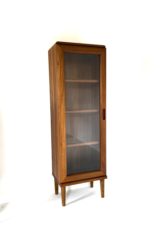 Image 1 of Vintage Deense teakhouten vitrinekast, Dyrlund ‘70