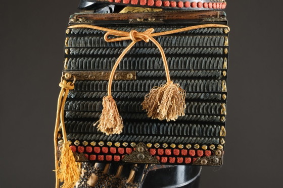 Image 1 of Samurai armour yoroi black lacquer with ivy leaf family crest