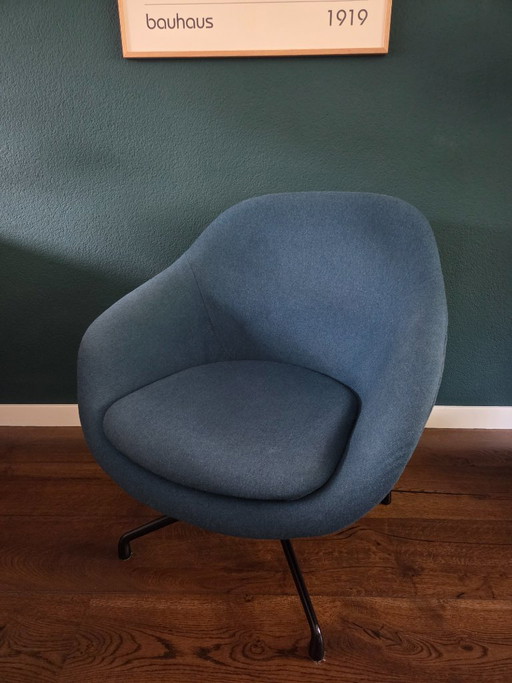 Hay AAL 81 azul petróleo con base giratoria negra – fauteuils, Metal, Textile