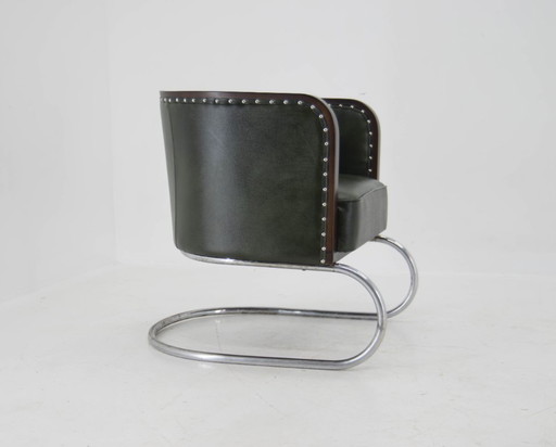 Poltrona tubolare Bauhaus in pelle verde, anni '20, restaurata