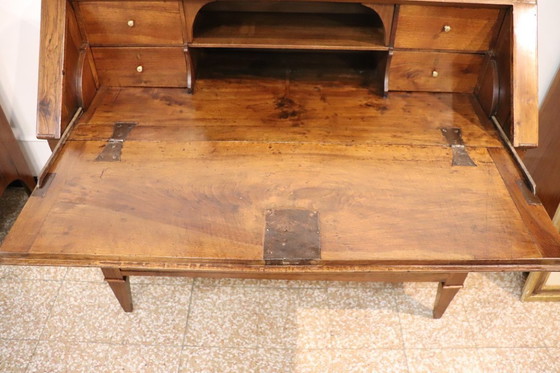 Image 1 of Cómoda antigua de nogal, Italia Siglo XVIII