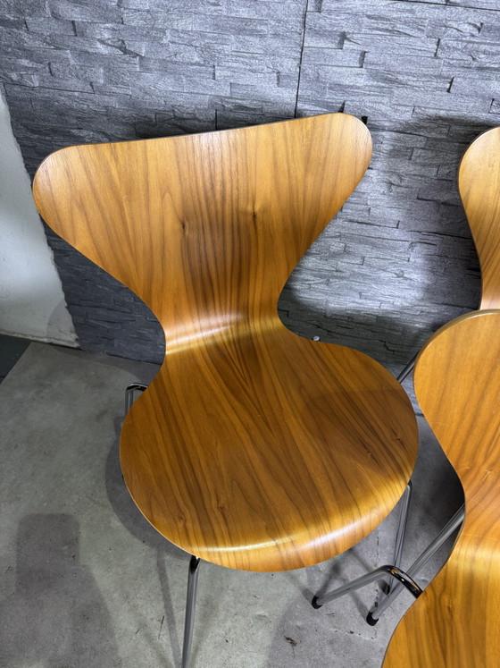 6 x Fritz Hansen Series 7 Butterfly Chair Walnut – Dining chairs, Wood, Chrome, Modern (photo 3 of 15)
