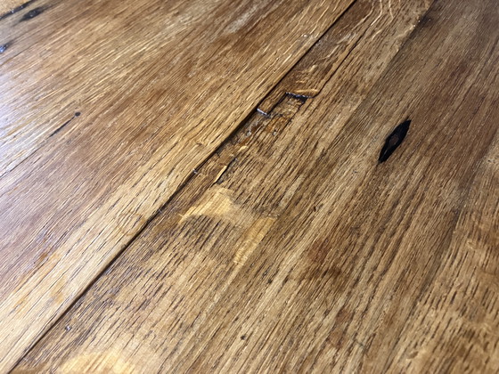 Image 1 of Brutalist eiken salontafel rond driepoot vintage 