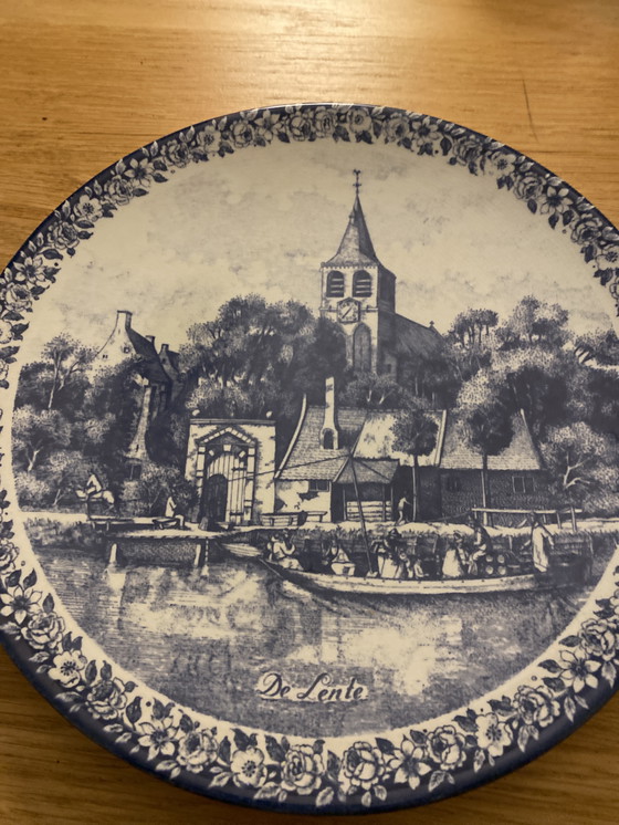 Image 1 of Chemkefa Maastricht Delft Blue Springboard