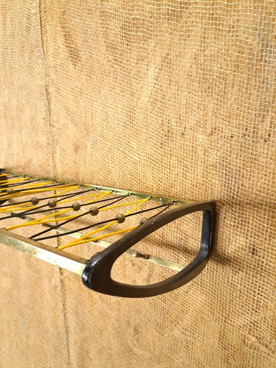 Image 1 of Porte-manteau des années 1950 avec crochets en laiton et noir, n° 19