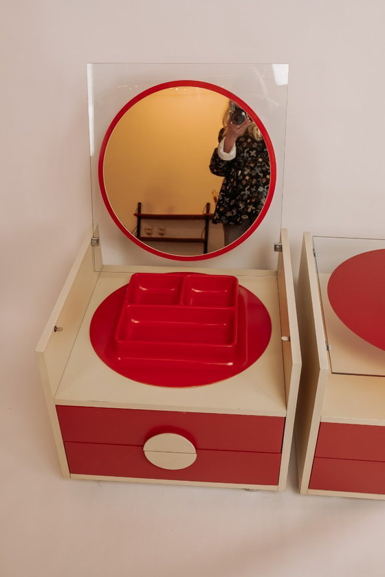 Image 1 of Set rood/witte Space Age nachtkastjes uit Italië, jaren 60