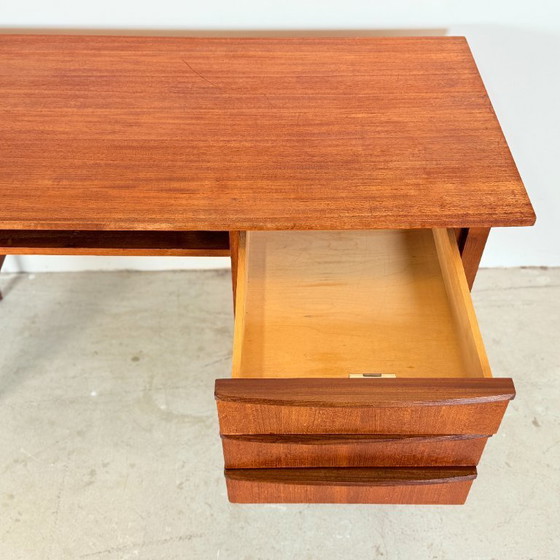 Image 1 of Vintage teak bureau in Scandinavische stijl