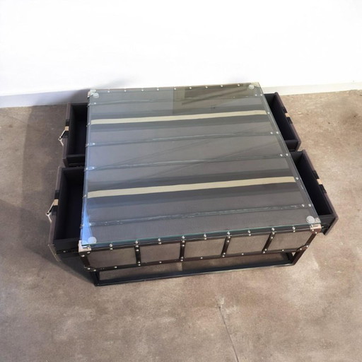 Casa Padrino coffee table in a luxurious vintage suitcase design with a glass top