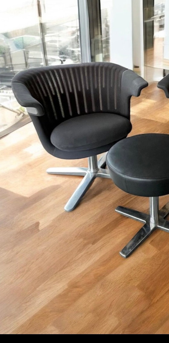Image 1 of STEELCASE i2i Stuhl mit passendem Designhocker