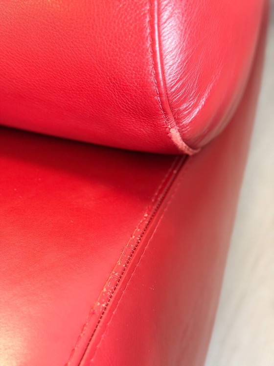 Image 1 of Paire de Chauffeuses Lounge Pivotantes en Cuir Rouge – Roche Bobois (Années 70/80)