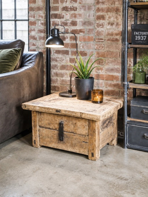 Originale alte chinesische kleine Kommode / Schreibtisch – Schlicht, robust, rustikal (Wabi-Sabi) – nachtkastjes, Wood