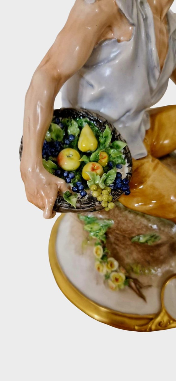 Image 1 of Statuette Man, Vinogram