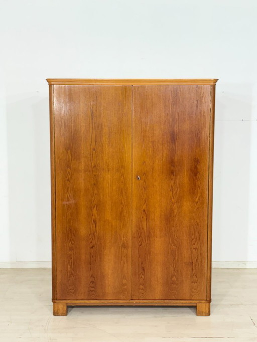Sehr schöner Kleiderschrank 60er Jahre – Eiche – Top Zustand