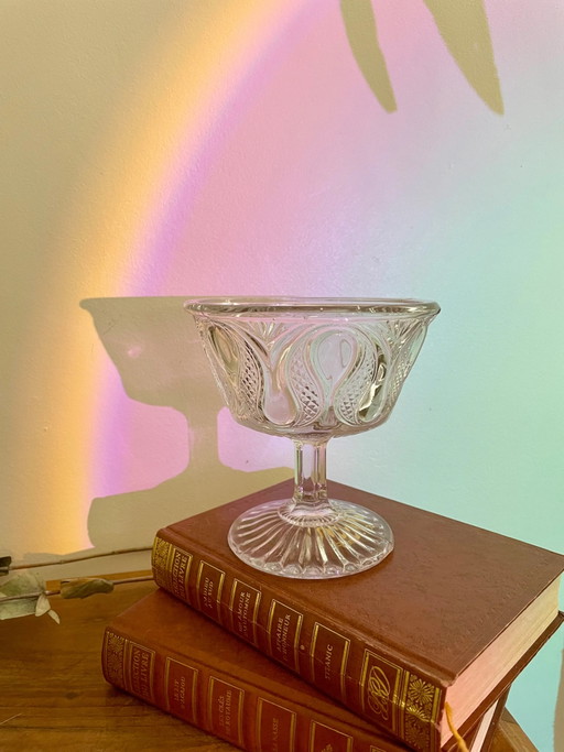 Pretty footed bowl signed Val Saint Lambert