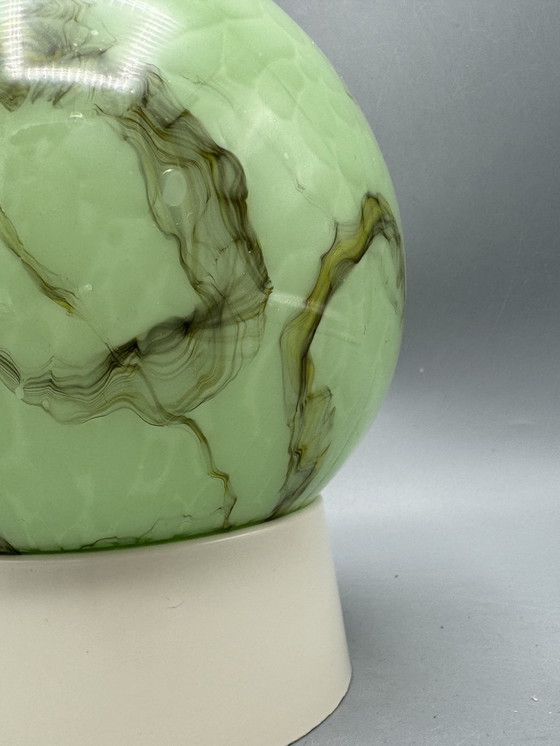 Image 1 of Lampada da soffitto vintage verde opalino con effetto marmo: un'attrazione retrò suggestiva