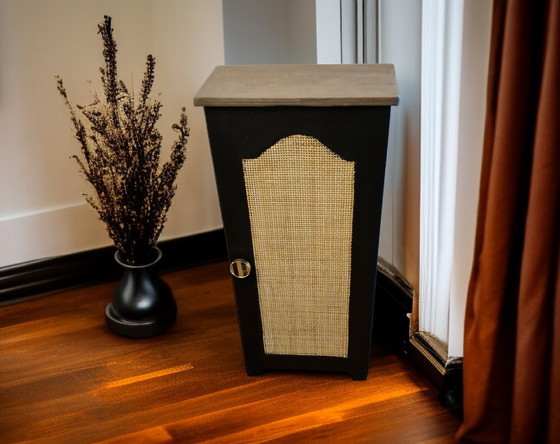 Image 1 of Bijzettafel van geverfd hout met rieten vlechtwerk - geïnspireerd op de Art Deco-stijl.