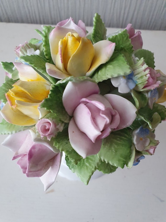 Image 1 of Copa de flores antigua de Royal Doulton con pie - Pastel - En perfecto estado - 13x13cm