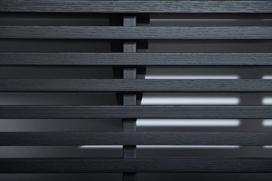 Image 1 of Superbe banc Cansado Refolo 514 XL en chêne noir par Charlotte Perriand - Cassina