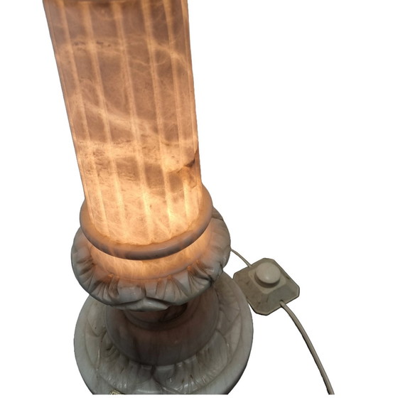Image 1 of Pilier vintage en albâtre avec lampe