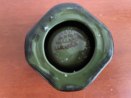 Image 1 of Arnhemsche Fayencefabriek - Zwei quadratische Kerzenständer aus glänzendem Steingut im Jugendstil