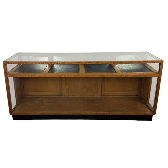 Image 1 of Grote vintage eikenhouten winkelvitrine