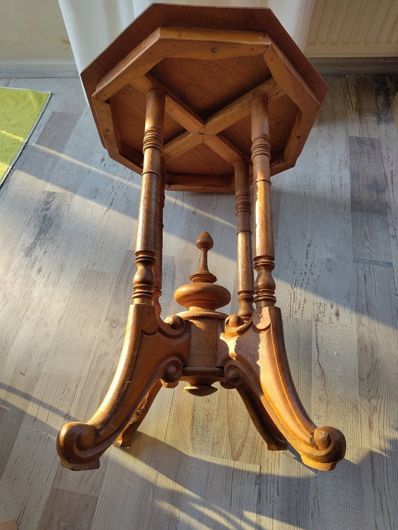 Image 1 of Mesa auxiliar octogonal de madera maciza