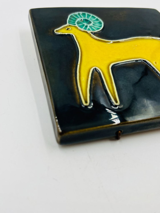 Piastrella vintage in ceramica a forma di testa di ariete di Yvette Manoy - 1968 – Decorazioni murali (photo 6 of 11)
