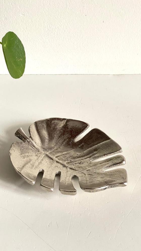 Image 1 of VIDE Poche Forme FEUILLE en Métal