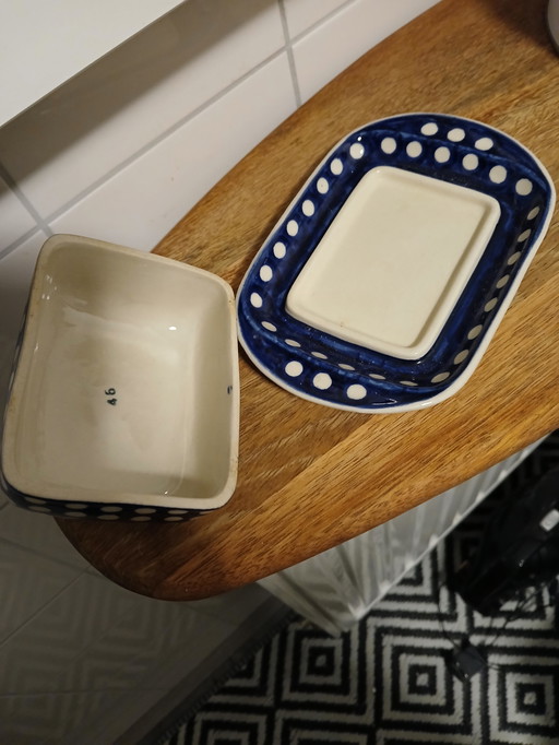 Butter dish Bunzlauer Keramik (also known as Polish Pottery), recognizable by the traditional blue and white dot pattern