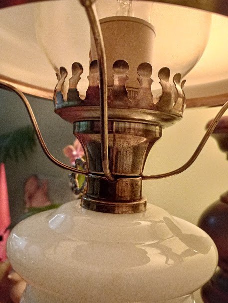 Image 1 of Vintage Table Lamp