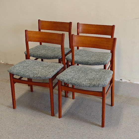 Image 1 of Chaises de salle à manger vintage en teck Formule