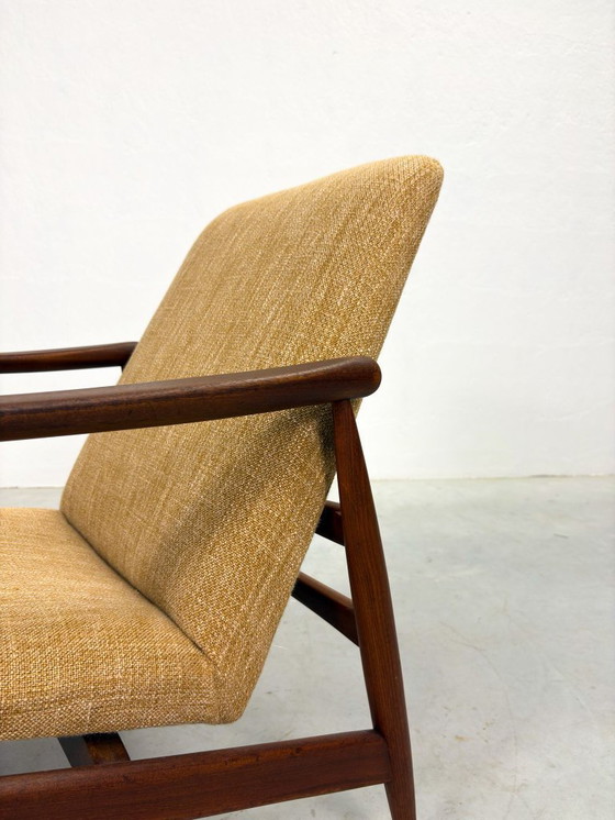 Image 1 of Poltrona vintage giallo ocra in stile danese