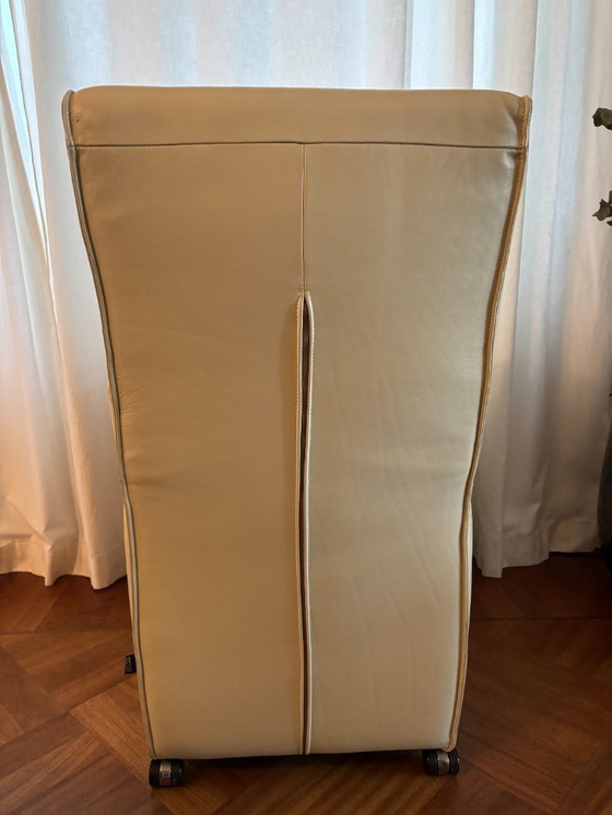 Image 1 of 6 stijlvolle Jess Design eetkamerstoelen model Senator – Buffelleder, Vanille