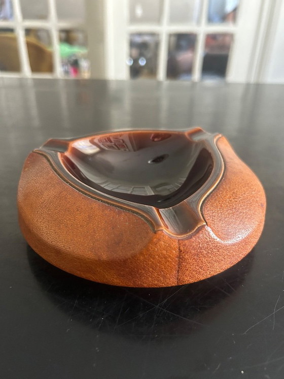 Image 1 of cendrier en céramique et cuir Longchamp