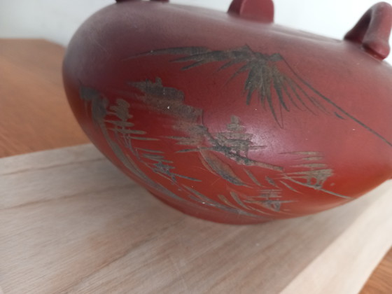 Image 1 of Tetera coleccionable de Yixing (Zisha) - Arcilla roja - Caligrafía grabada a mano - 20 cm