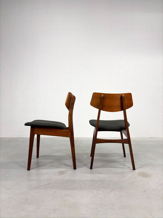 Image 1 of Set of Mid-Century Dining Chairs in Danish Design