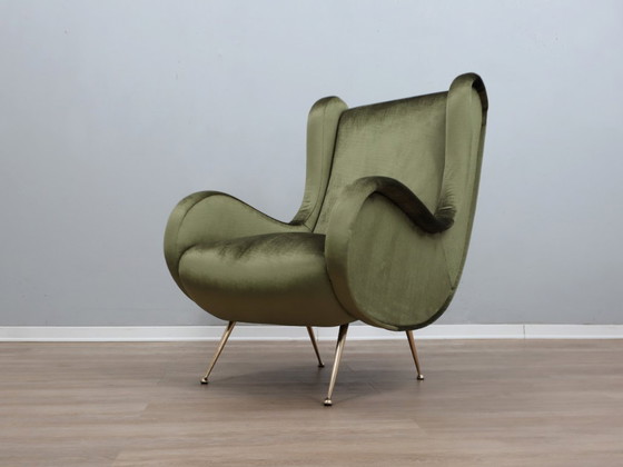 Image 1 of Sillón italiano de los años 50, estilo Senior Zanuso, de terciopelo verde.