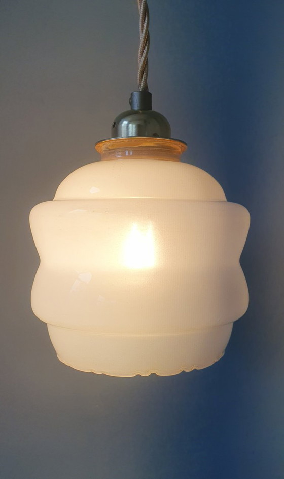 Image 1 of Vintage Franse Hanglamp - Rose Opaline Glas Met Decoratierand