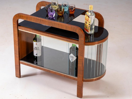 Vetrina vintage Art Déco con struttura in legno curvato e ante in vetro, 65 × 82 × 39 cm – Vetrine, Wood (photo 3 of 9)
