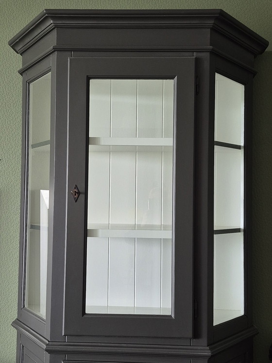 Image 1 of Display case